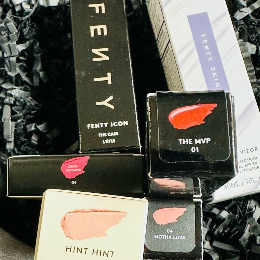 Fenty Beauty 6 Piece EXCLUSIVE DROP BOX: ROSY EDITION Set Bundle
